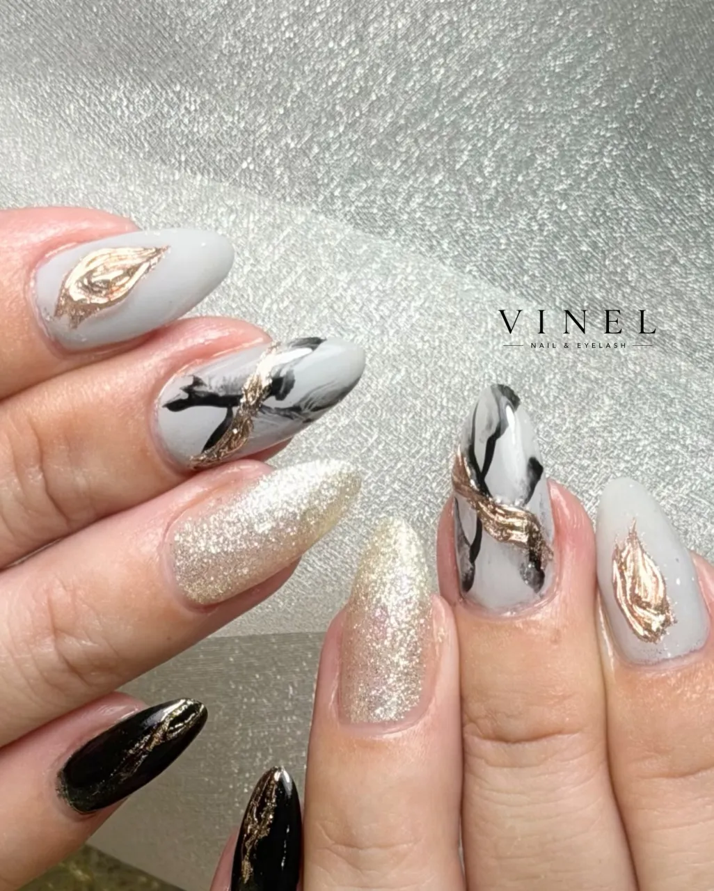モノトーンで魅せる、大人ニュアンス🖤