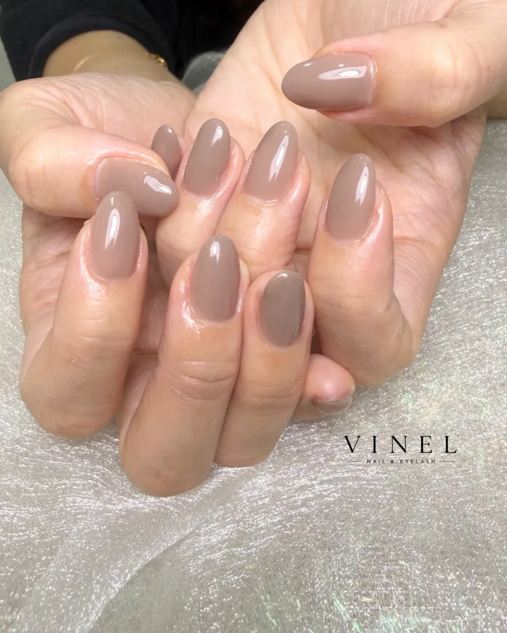🤎 Elegant Greige Nails